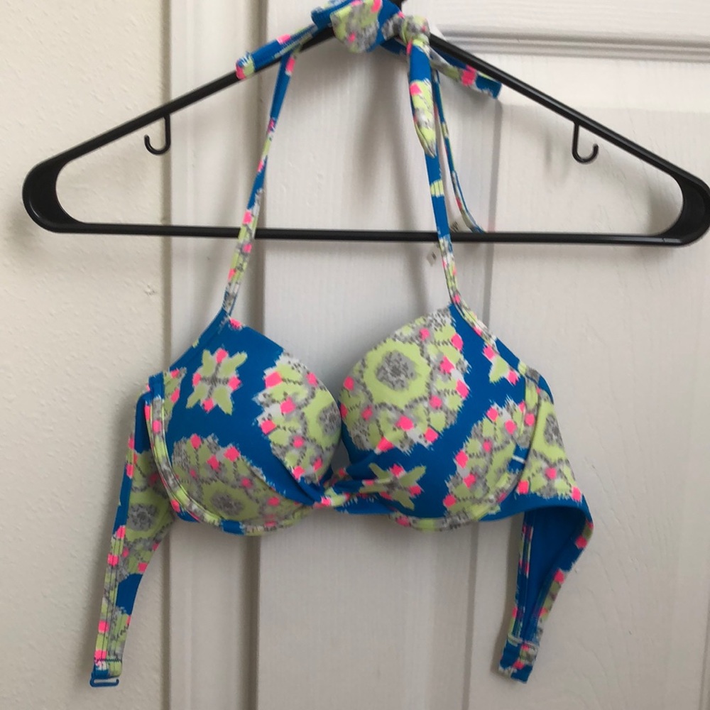 Barely worn adjustable Aerie bikini top